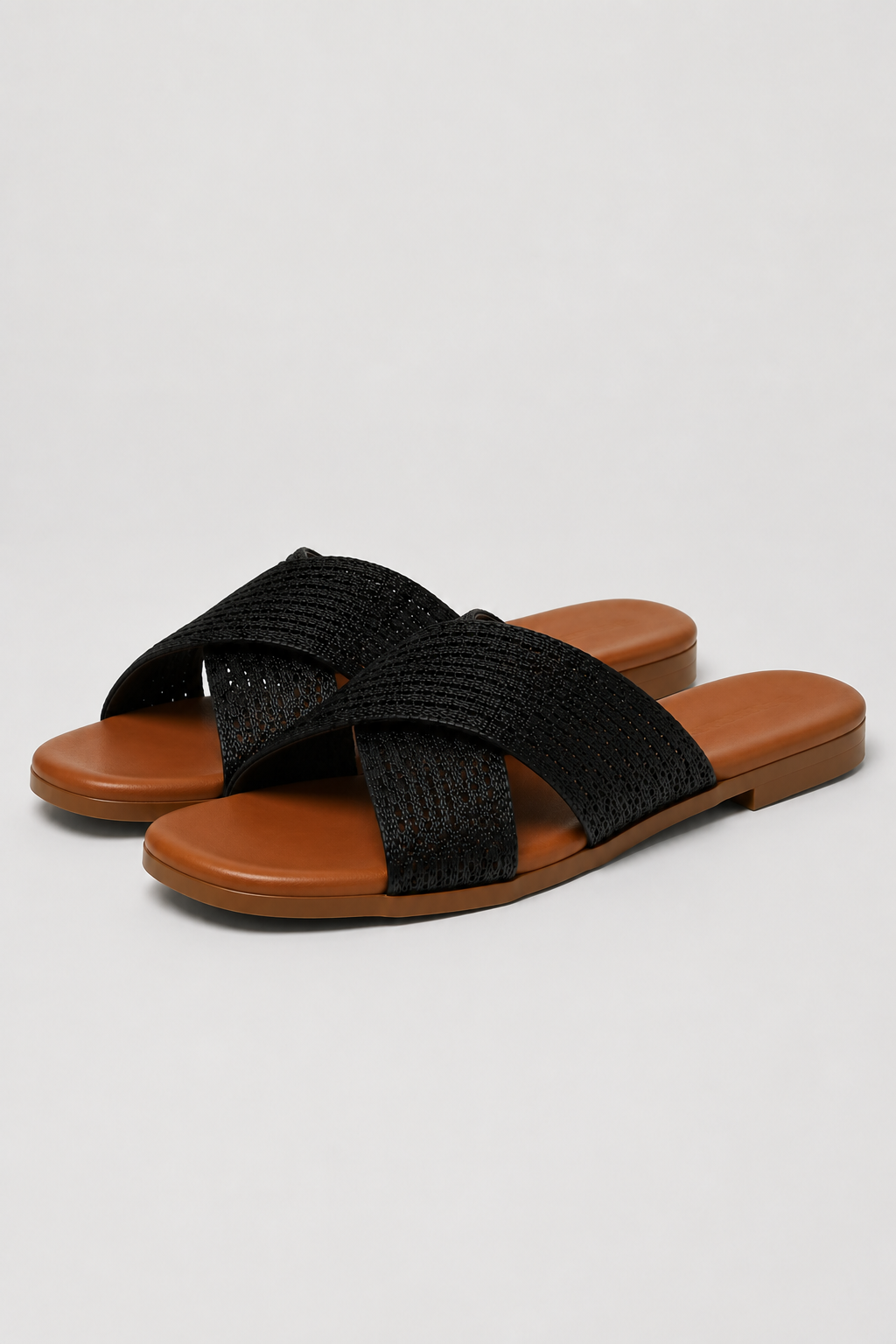 sandals : Woven Criss-Cross Flat Mules – Artisanal Texture & Resortwear Ease in van Vandaliamo