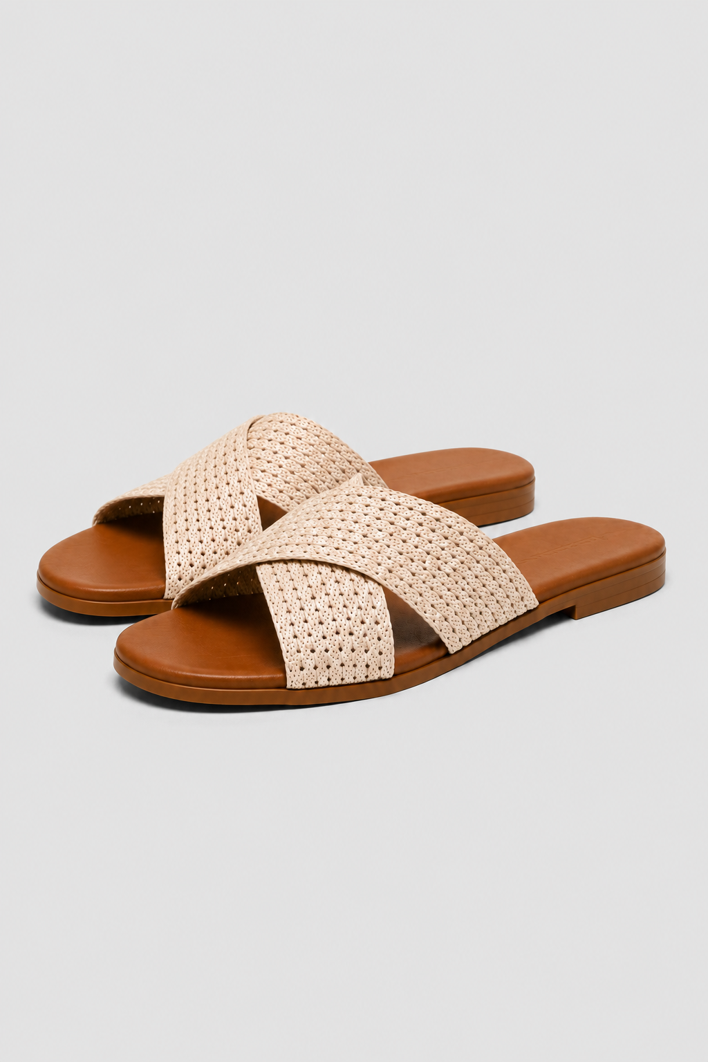 sandals : Woven Criss-Cross Flat Mules – Artisanal Texture & Resortwear Ease in van Vandaliamo
