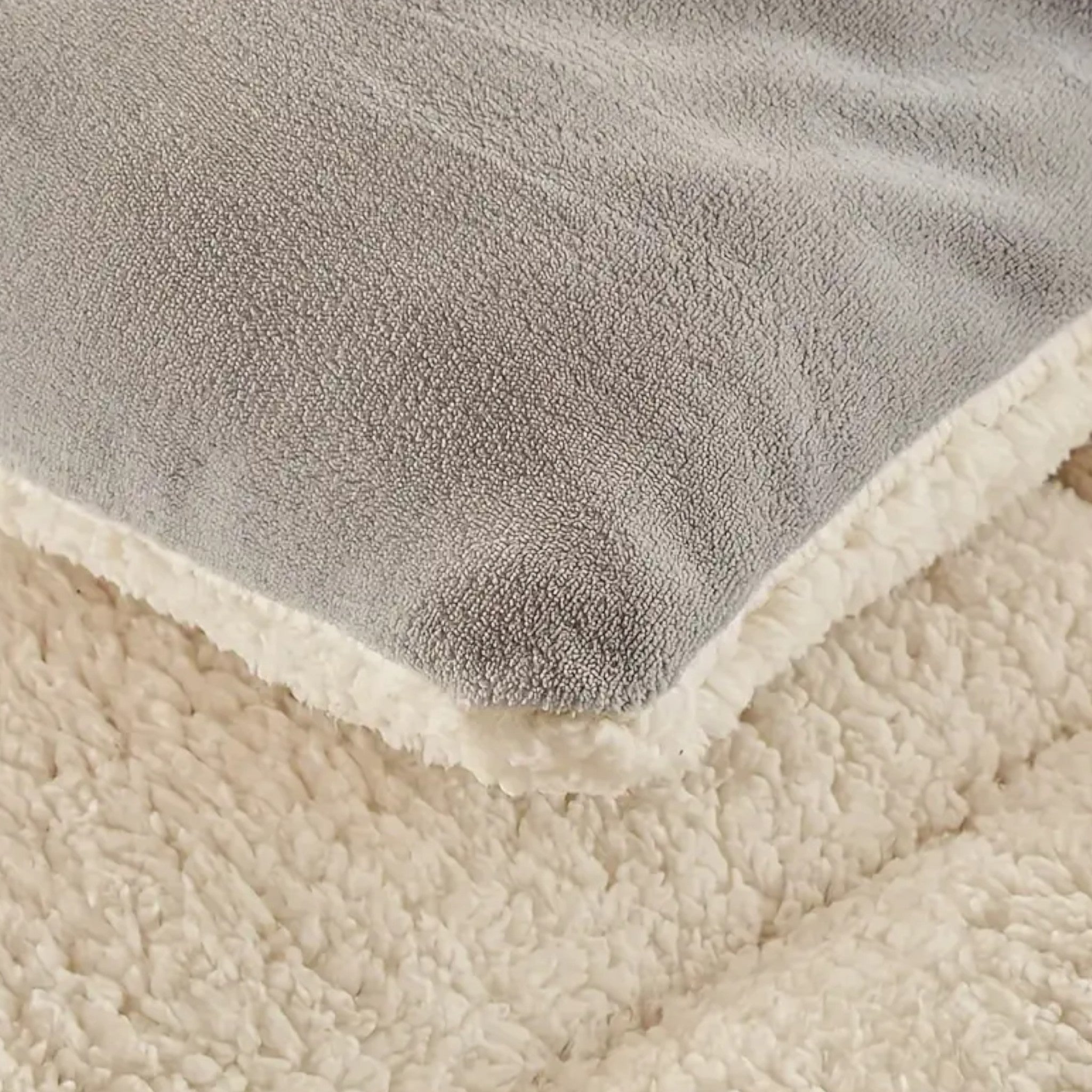 house & garden : Cozy | Bedroom Duvet - ultra-soft and durable in van Vandaliamo