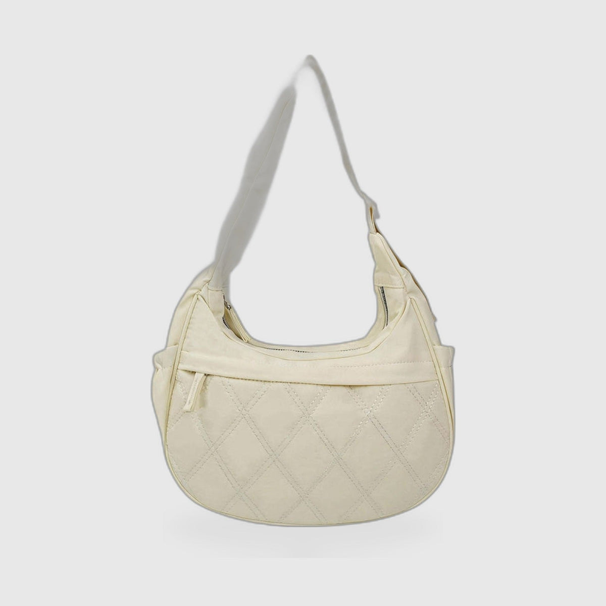 Hobo Bag : Quilted Crescent Hobo Bag – Diamond-Stitch Shoulder Bag in White van Vanda Liamo