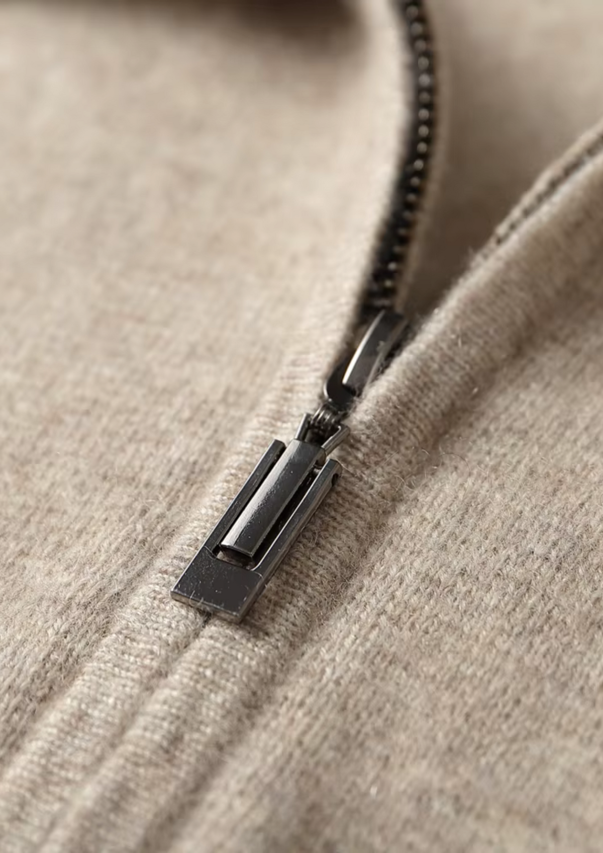 Menswear/Knitwear : Men's Knitted Set - Zip Vest with Round Neck in van Vanda Liamo