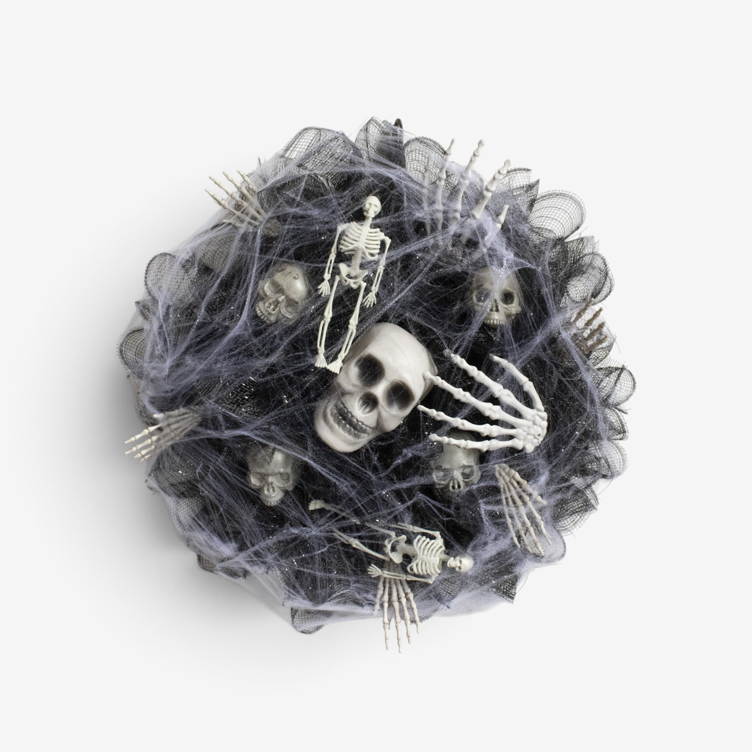 Gifts – Seasonal – Halloween : Spooky Skull Mesh Wreath in Black van Vandaliamo