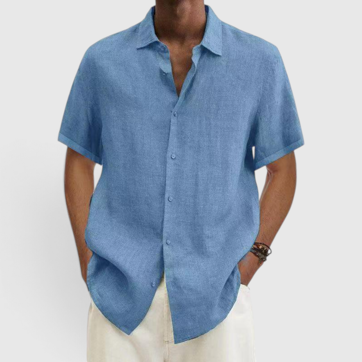 Fashion : Men's Casual Short-Sleeve Shirt - Everyday Button-Up in Light Blue van Vanda Liamo