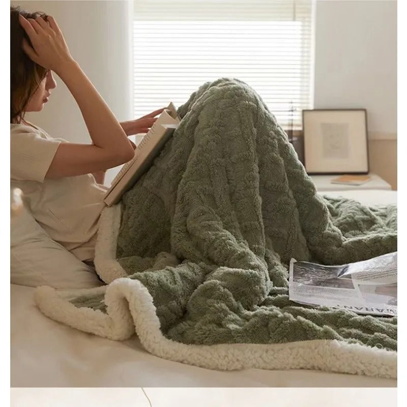 Home Decor : Thick Lambswool Winter Blanket - Ultra Warm Throw in van Vandaliamo