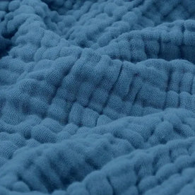 Throw Blankets : Muslin Cotton Throw - Soft, Lightweight and Breathable for Any Season in Blue van Sansoti
