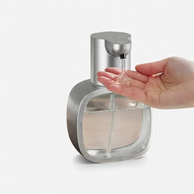Home & Garden : Automatic Rechargeable Liquid Soap Dispenser in Silver van Vandaliamo